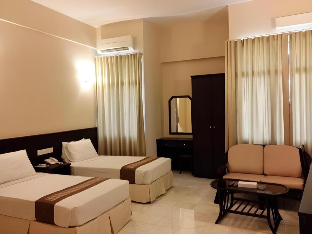 Stallions Suites Penang Jelutong Exterior foto